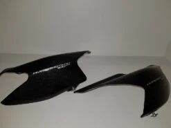 DUCATI PAIRE DE FLANC ARRIERE CARBONE HYPERMOTARD 1100 EVO