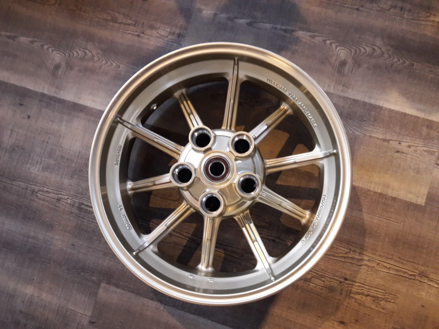 DUCATI JANTE ARRIÈRE SCRAMBLER CAFÉ RACER 1 DUCATI JANTE ARRIÈRE SCRAMBLER CAFÉ RACER