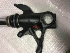 PIED DE FOURCHE DROIT DUCATI 899 PANIGALE -Équipement De Cyclisme ducati piece occasion pied fourche droit 899 panigale 34914071A 2