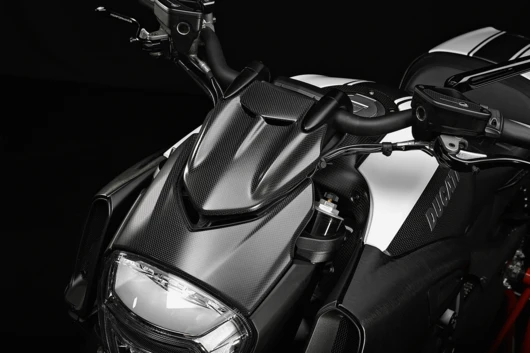 CACHE COMPTEUR CARBONE POUR DUCATI DIAVEL 2015-2017 2 CACHE COMPTEUR CARBONE POUR DUCATI DIAVEL 2015-2017 – Image 2