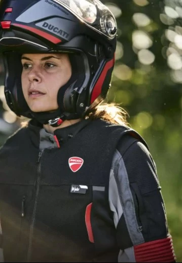 GILET DUCATI SMART JACKET FEMME 3 GILET DUCATI SMART JACKET FEMME – Image 3