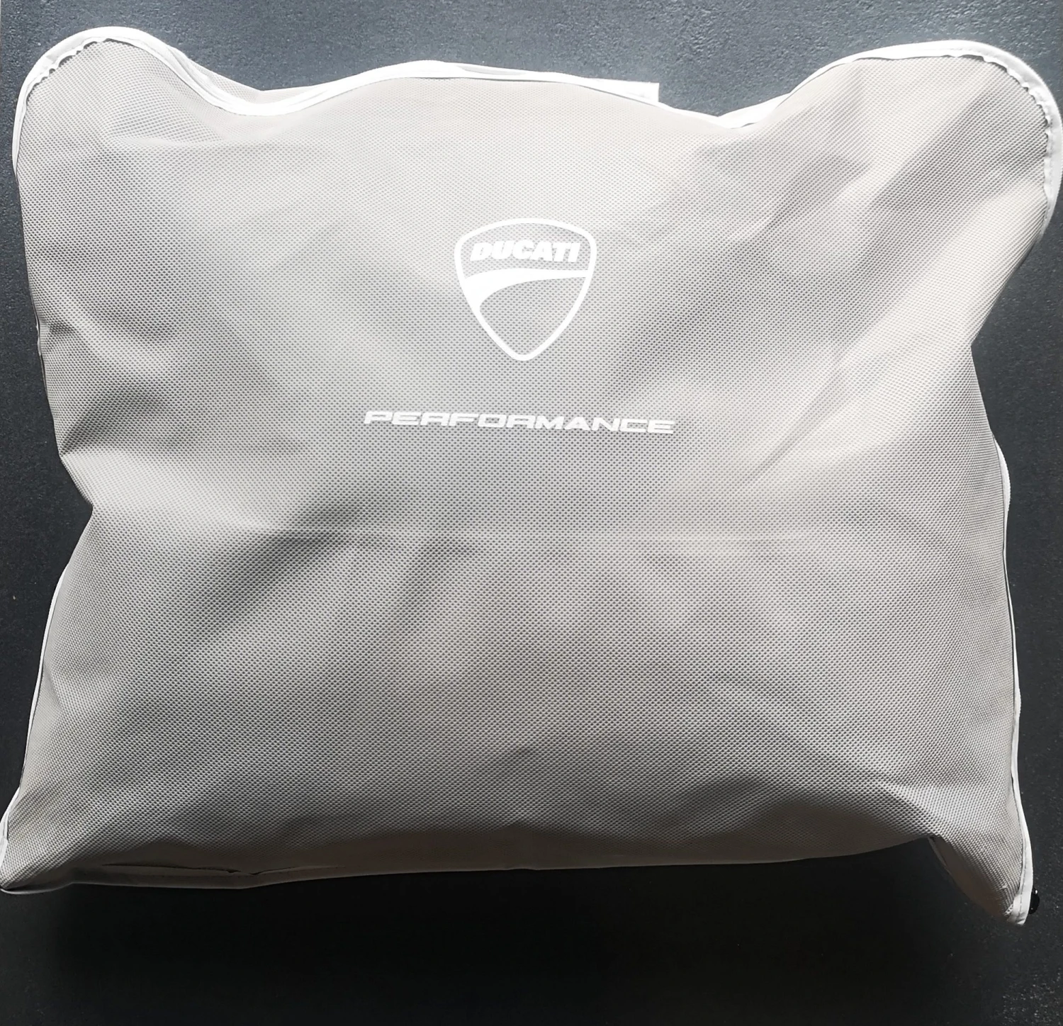 HOUSSE MOTO DUCATI PROTECTION EXTERIEURE 1 HOUSSE MOTO DUCATI PROTECTION EXTERIEURE