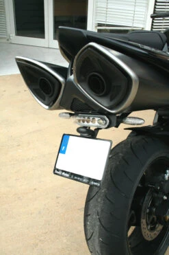 SUZUKI SUPPORT DE PLAQUE B-KING