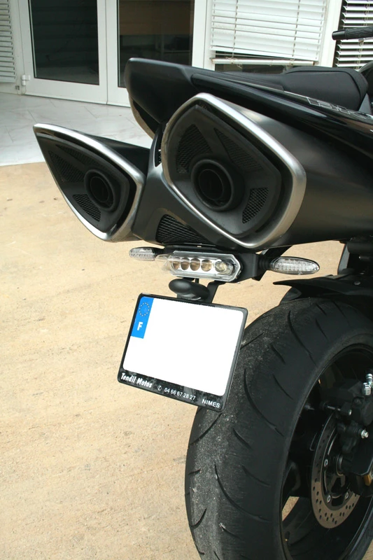 SUZUKI SUPPORT DE PLAQUE B-KING 1 SUZUKI SUPPORT DE PLAQUE B-KING